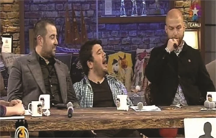 Ata Demirer'in konuk olduğu 3 Adam programına Gökhan ve Acun baskın yaptı!