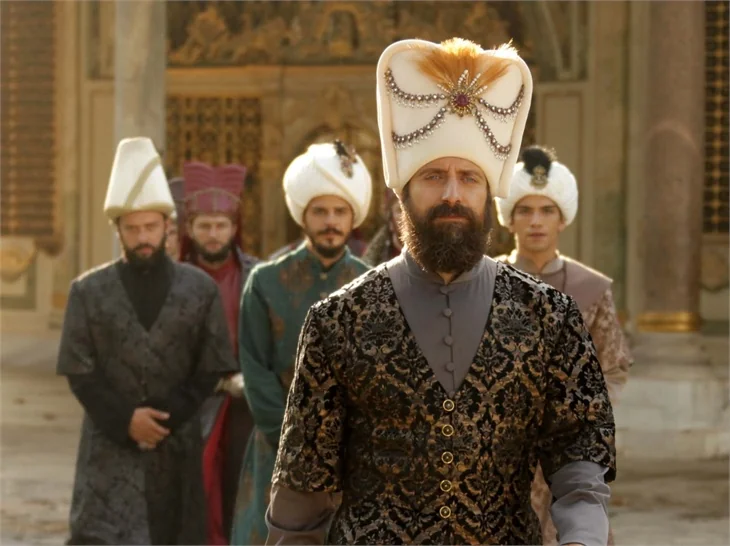 Halit Ergenç buzlu suda 6 saat kaldı!