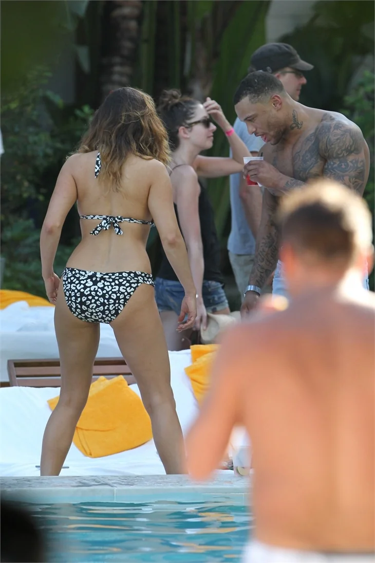 Kelly Brook sevgilisiyle!