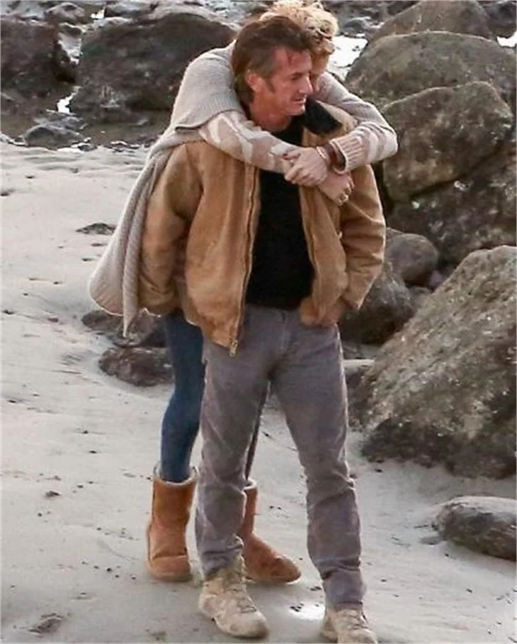 Charlize Theron ve Sean Penn aşklarını doyasıya yaşıyorlar!