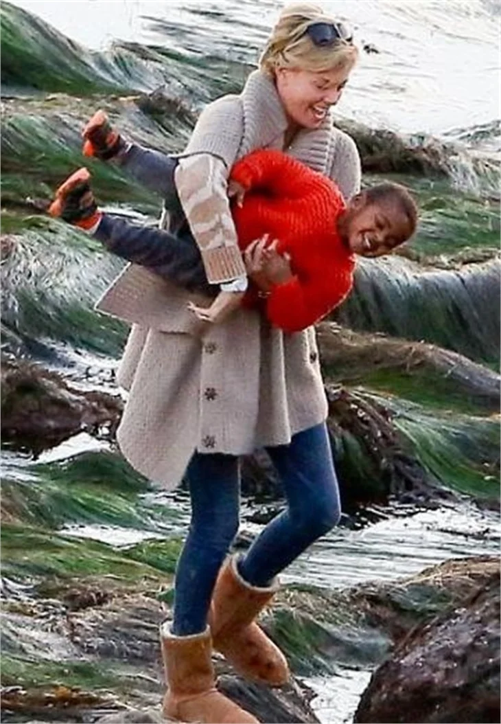 Charlize Theron ve Sean Penn aşklarını doyasıya yaşıyorlar!