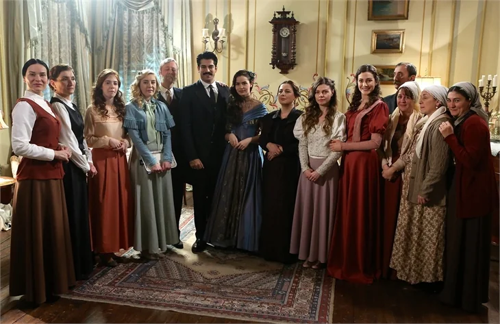 "Çalıkuşu"nda nişan var!