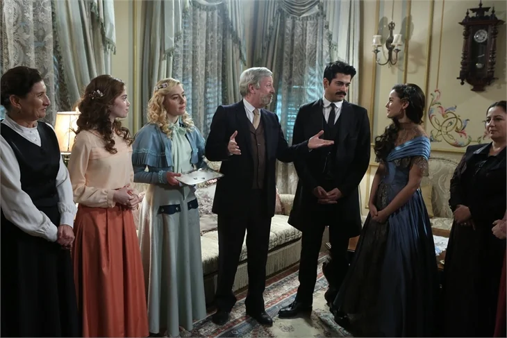 "Çalıkuşu"nda nişan var!
