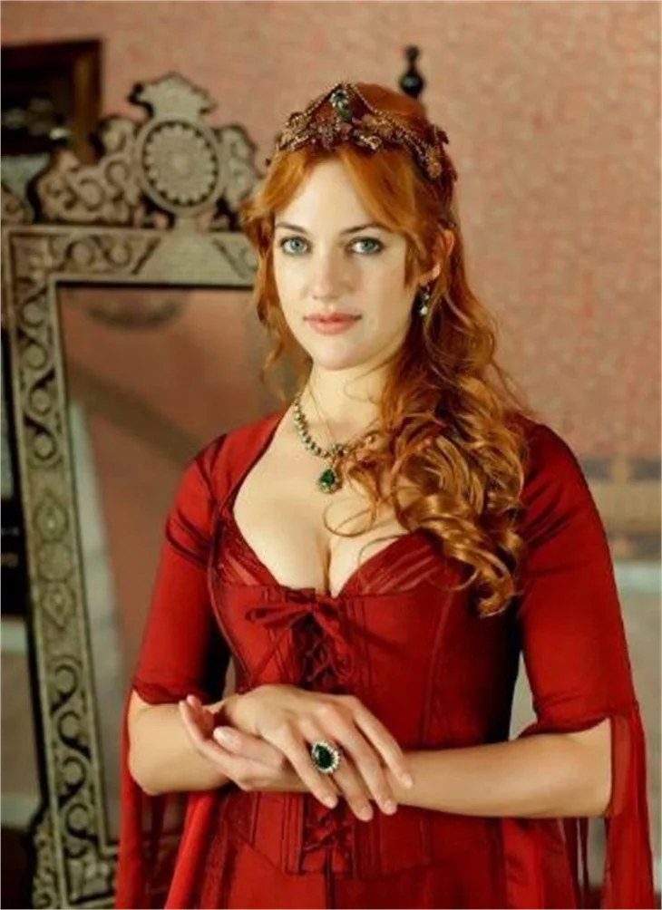 Meryem Uzerli, Hürrem olarak dönüyor!