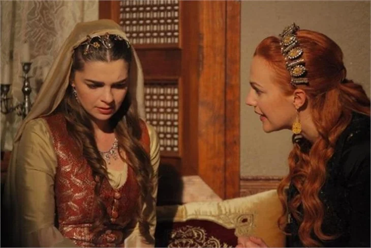 Meryem Uzerli, Hürrem olarak dönüyor!