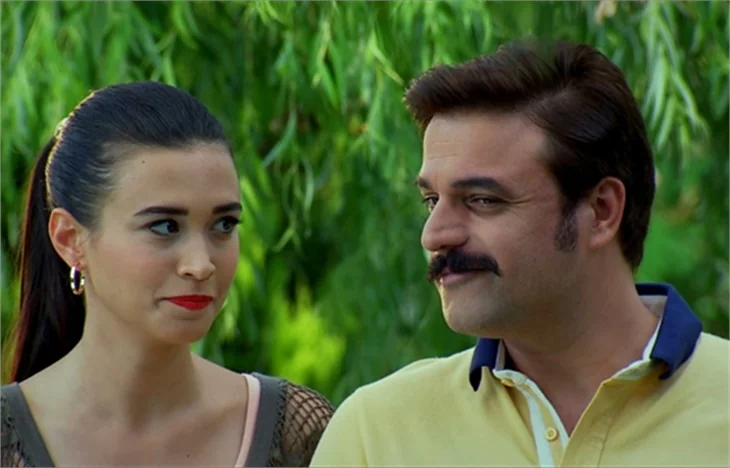 Zengin Kız Fakir Oğlan'a sürpriz geri dönüş!