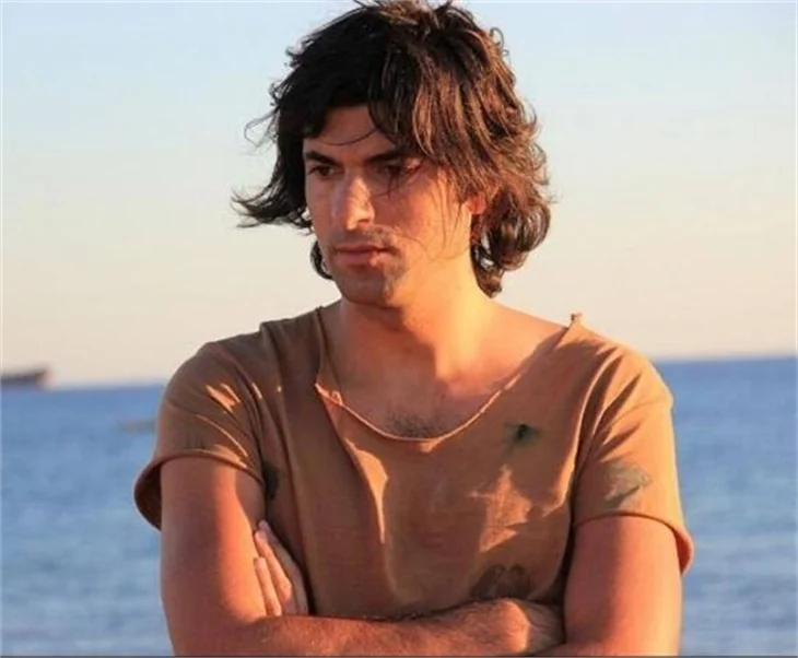 Engin Akyürek’in duvarındaki poster