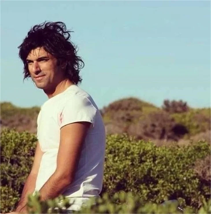 Engin Akyürek’in duvarındaki poster