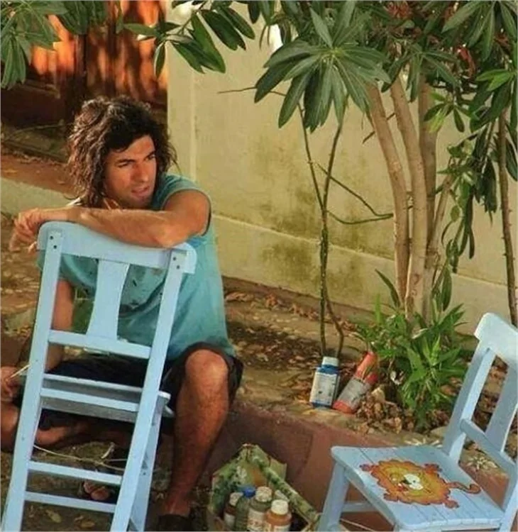 Engin Akyürek’in duvarındaki poster