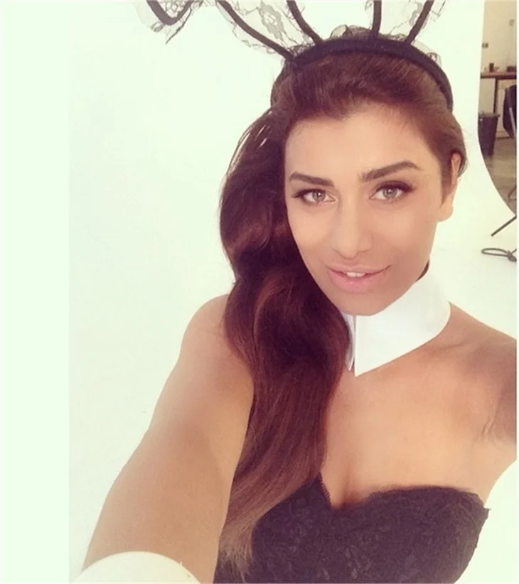 Ebru Şancı, Playboy'a soyundu!