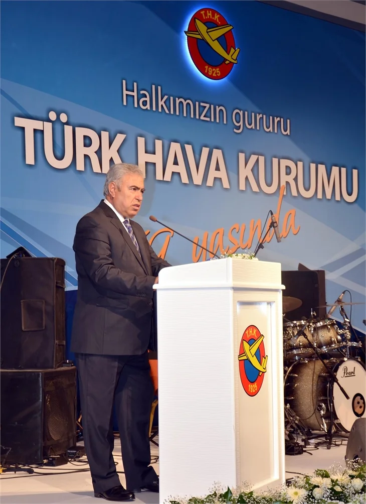 Hasan Doğru şarkının sözlerini unutunca...