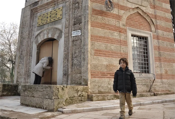 'Oğlundan' Şehzade Mustafa ziyaret!