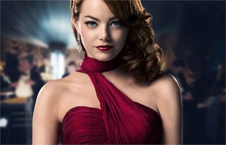 Emma Stone: 'Çıplak fotoğraftaki ben değilim'