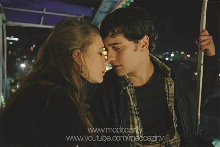 ''Medcezir''deki set aşkı setten taştı!