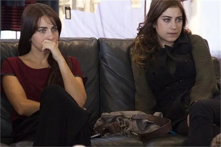 Hazal Kaya küplere bindi!