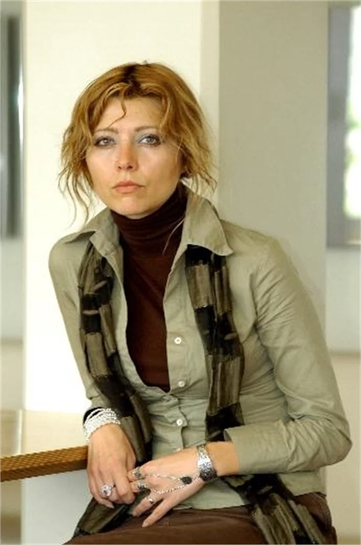 Elif Şafak: Kadınlık sınavından geçmem güç