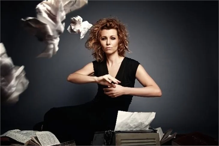 Elif Şafak: Kadınlık sınavından geçmem güç