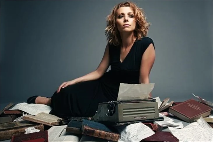 Elif Şafak: Kadınlık sınavından geçmem güç