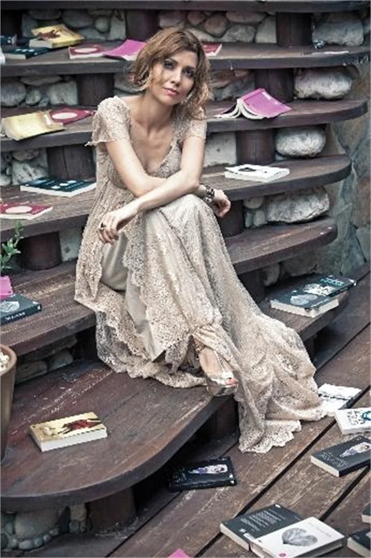 Elif Şafak: Kadınlık sınavından geçmem güç