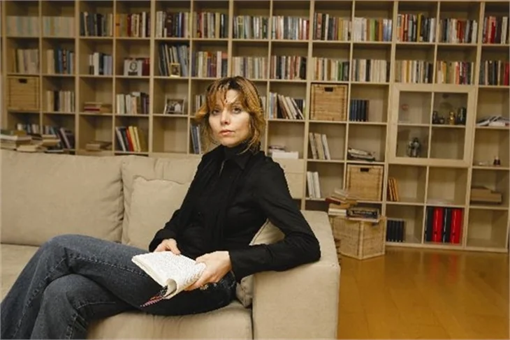 Elif Şafak: Kadınlık sınavından geçmem güç