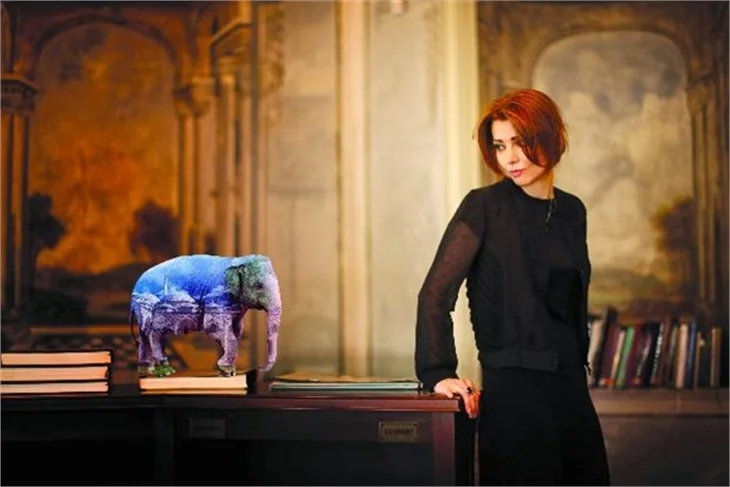 Elif Şafak: Kadınlık sınavından geçmem güç
