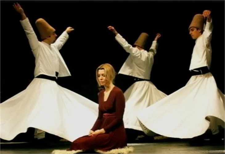 Elif Şafak: Kadınlık sınavından geçmem güç