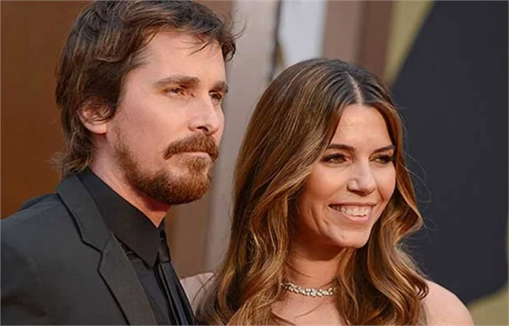 Christian Bale baba oluyor!