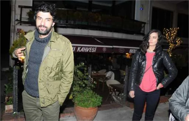 Tuba Büyüküstün ile Engin Akyürek nasıl görüntülendi?