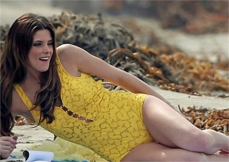 Ashley Greene'den çekici kareler!