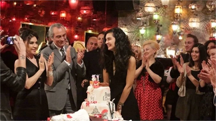 "Kara Para Aşk" başlamadan efsane oldu!