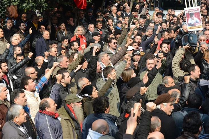 Okmeydanı'nda Berkin Elvan için toplanan kalabalık artıyor!