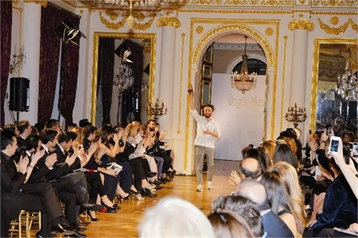 Ekmekli protesto Fashion Week'e damga vurdu!