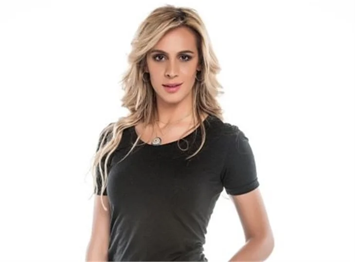 Adanın seksi ünlüsü: Duygu Bal