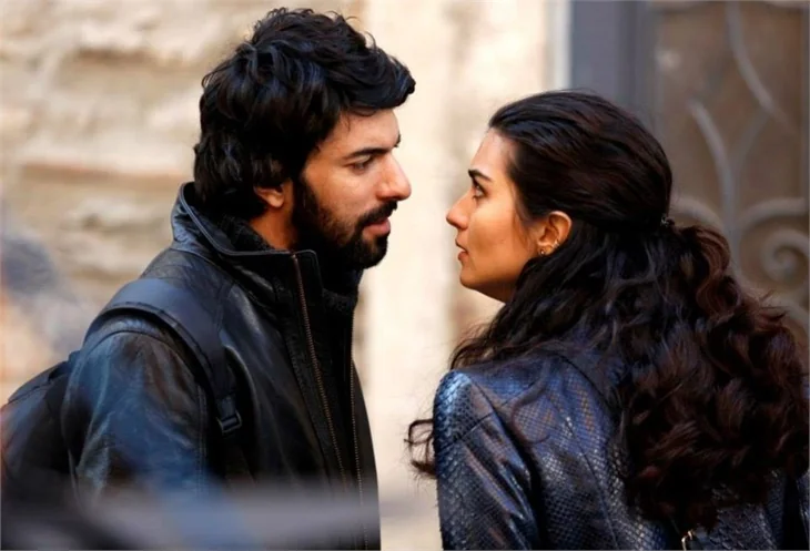 "Kara Para Aşk"ta Elif ve Ömer aşk şehri Roma'da
