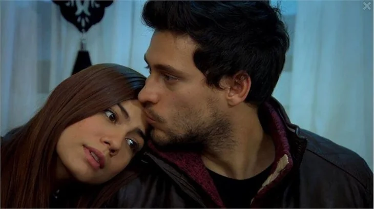 Demet Özdemir ile Ekin Koç, İzzet Çapa'ya konuştu!