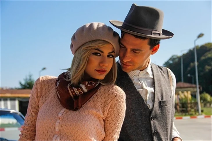 Demet Özdemir ile Ekin Koç, İzzet Çapa'ya konuştu!