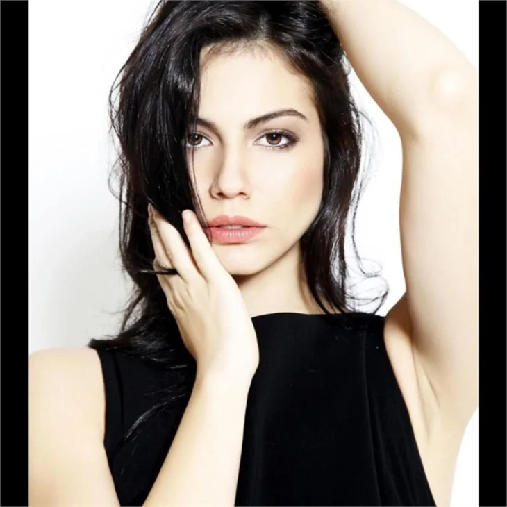 Demet Özdemir ile Ekin Koç, İzzet Çapa'ya konuştu!