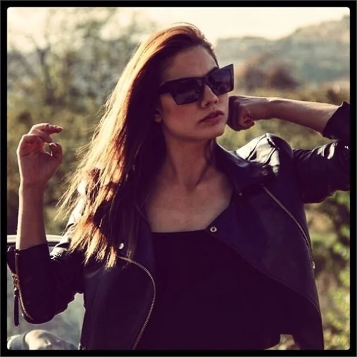Demet Özdemir ile Ekin Koç, İzzet Çapa'ya konuştu!