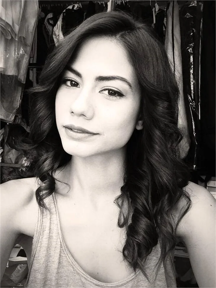 Demet Özdemir ile Ekin Koç, İzzet Çapa'ya konuştu!
