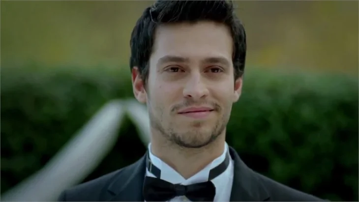 Demet Özdemir ile Ekin Koç, İzzet Çapa'ya konuştu!