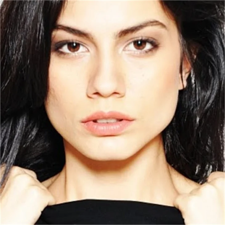 Demet Özdemir ile Ekin Koç, İzzet Çapa'ya konuştu!