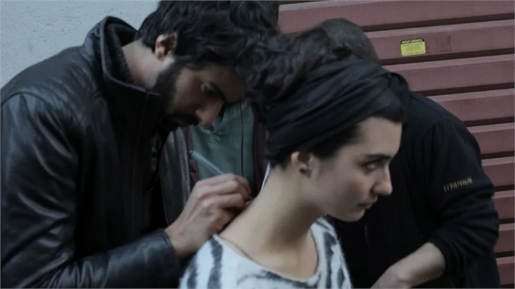Tuba Büyüküstün'ün dövmesinin sırrı ne?