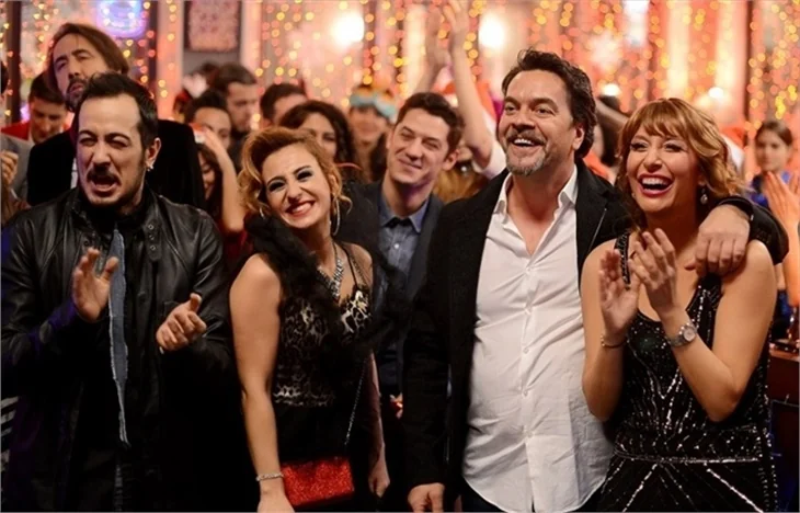 Yalan Dünya'da ünlü müzik grubu!