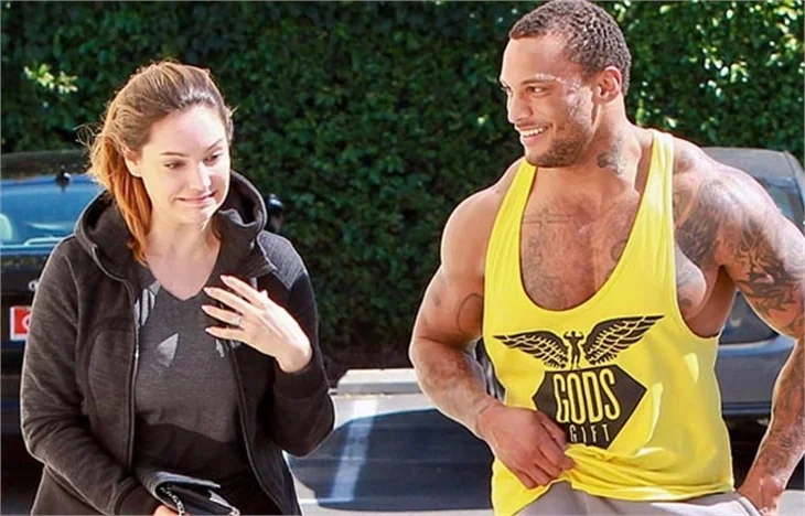 Kelly Brook ve David Mclntosh nişanlandı