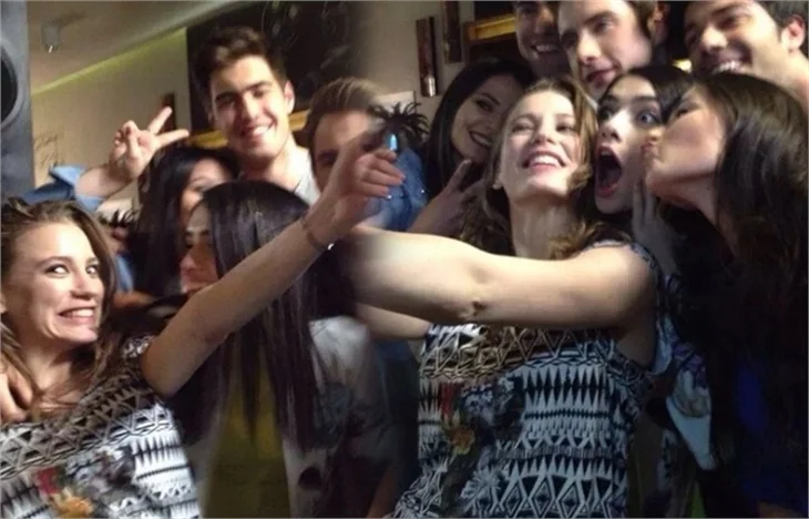 "Medcezir" oyuncuları da modaya uydu!