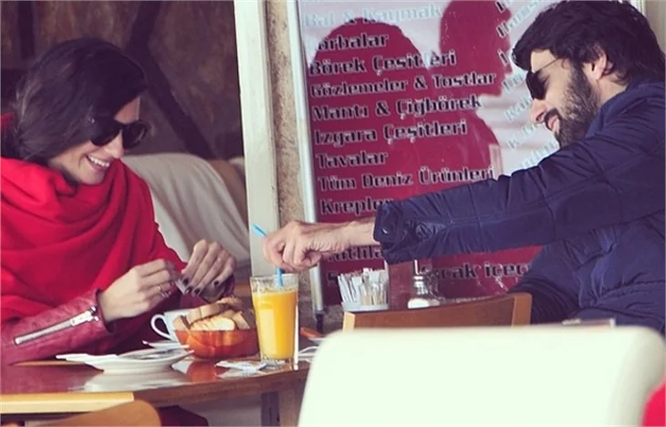 Tuba Büyüküstün ile Engin Akyürek'in kahvaltı keyfi!