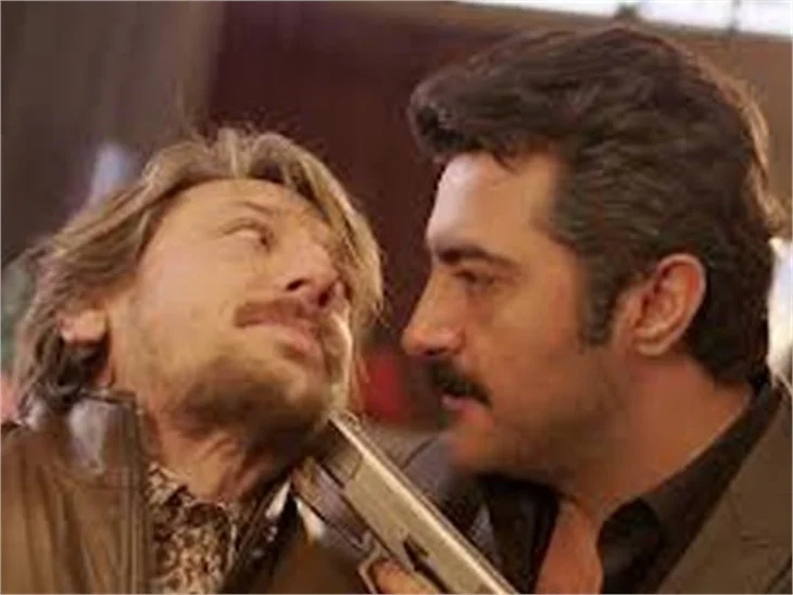 Celil Nalçakan saldırıya uğradı!