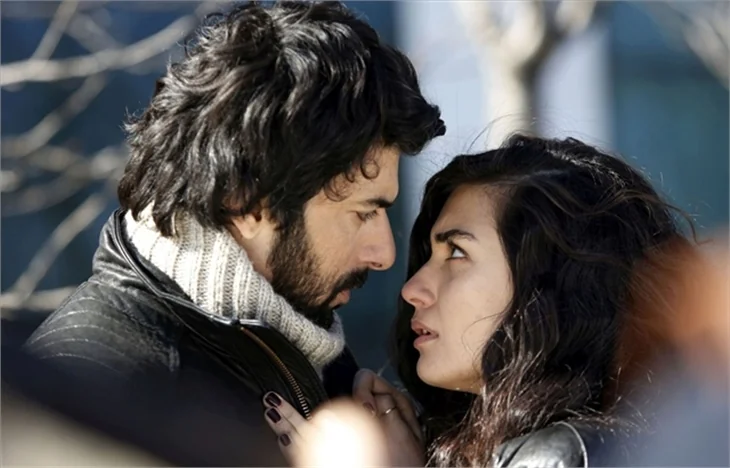 "Kara Para Aşk"ta önemli ipuçları!
