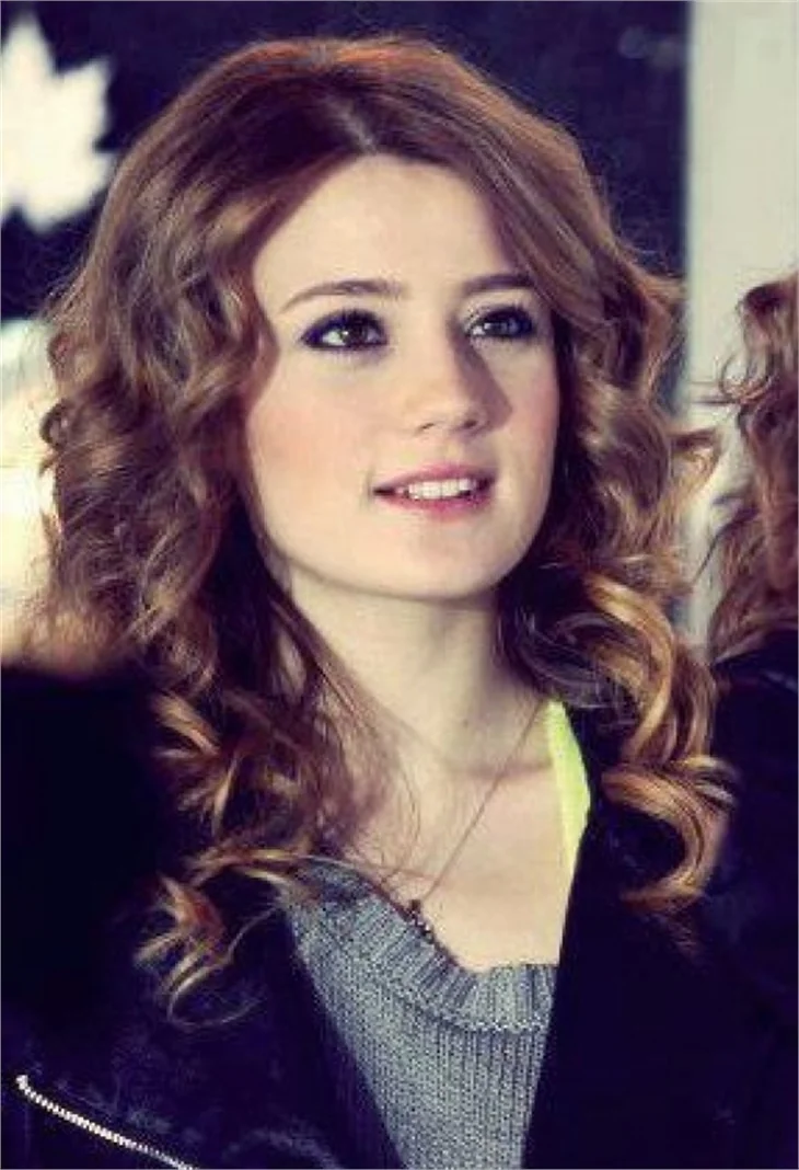 Gizem Karaca'dan yeni dizi hazırlığı!