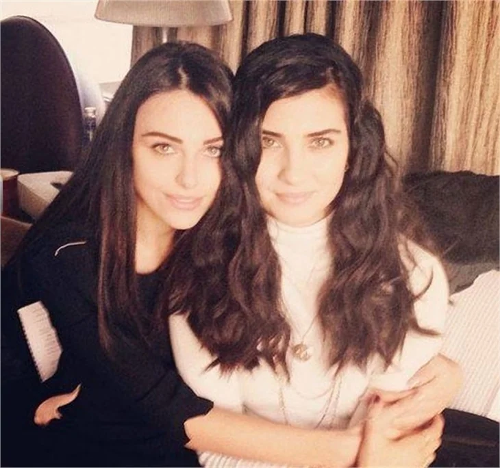 Kara Para Aşk’tan selfie pozu